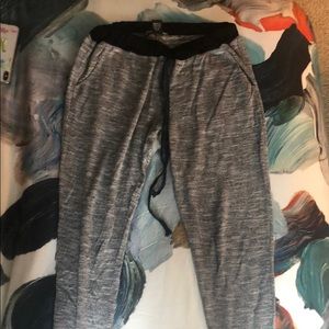 Cute drawstring sweats! Size large